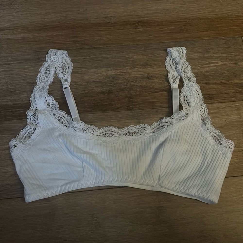 white cropped tank top